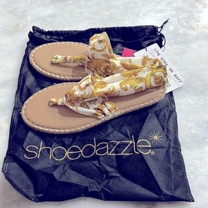 NWT Miami print sandals size 8 shoe dazzle, white and gold